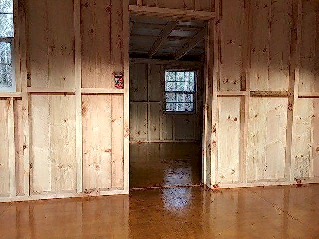12×18 inside view of bedroom section